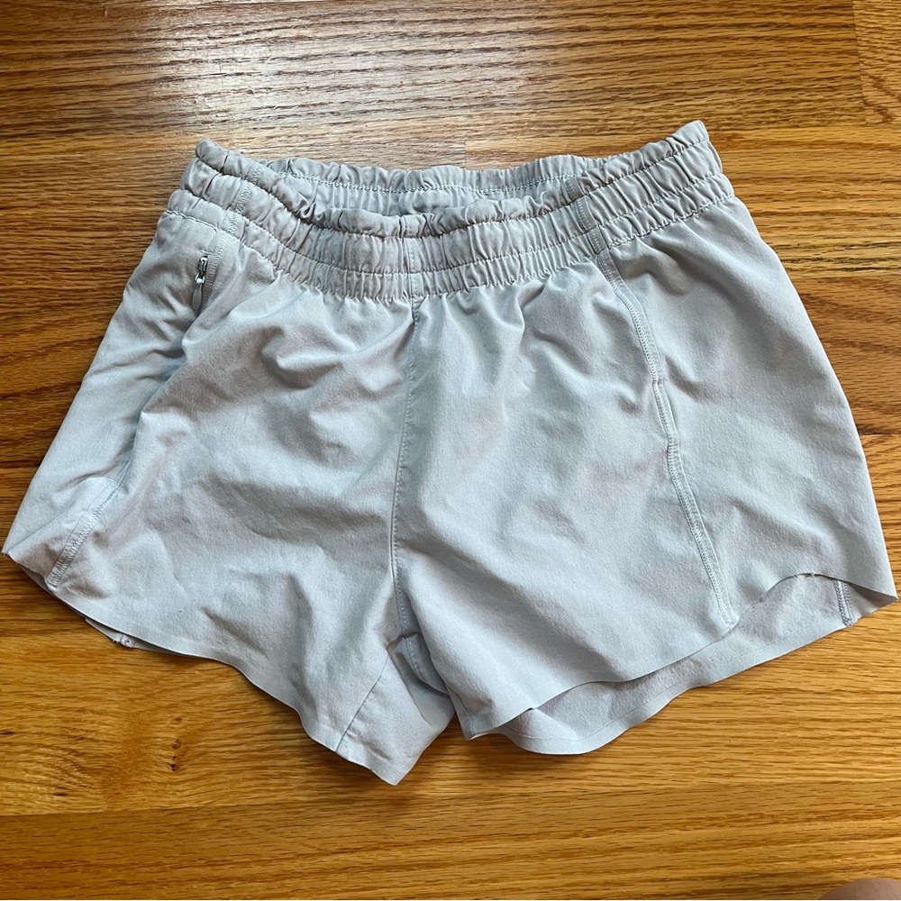 Athleta Girl heart the hustle 2.5” short size large / 12